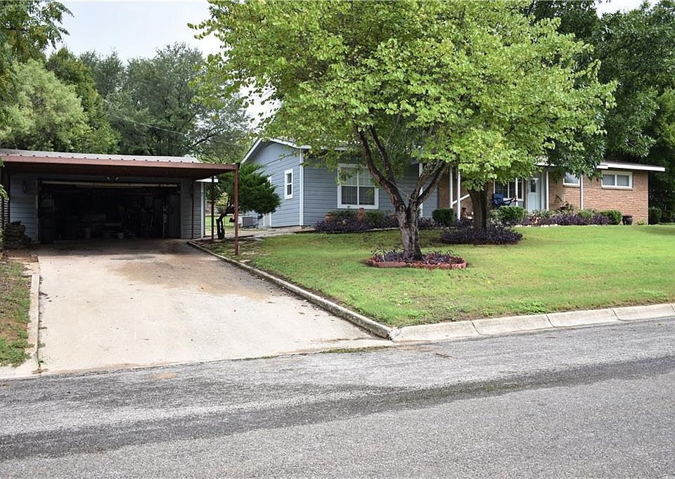 1st image of 7 Sue Ann Dr