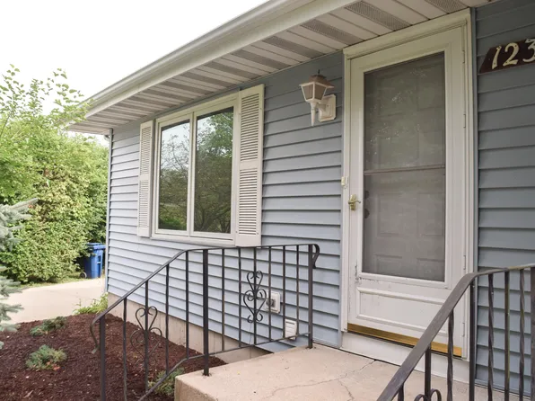 12331 W 103rd Ct, Saint John, IN 46373