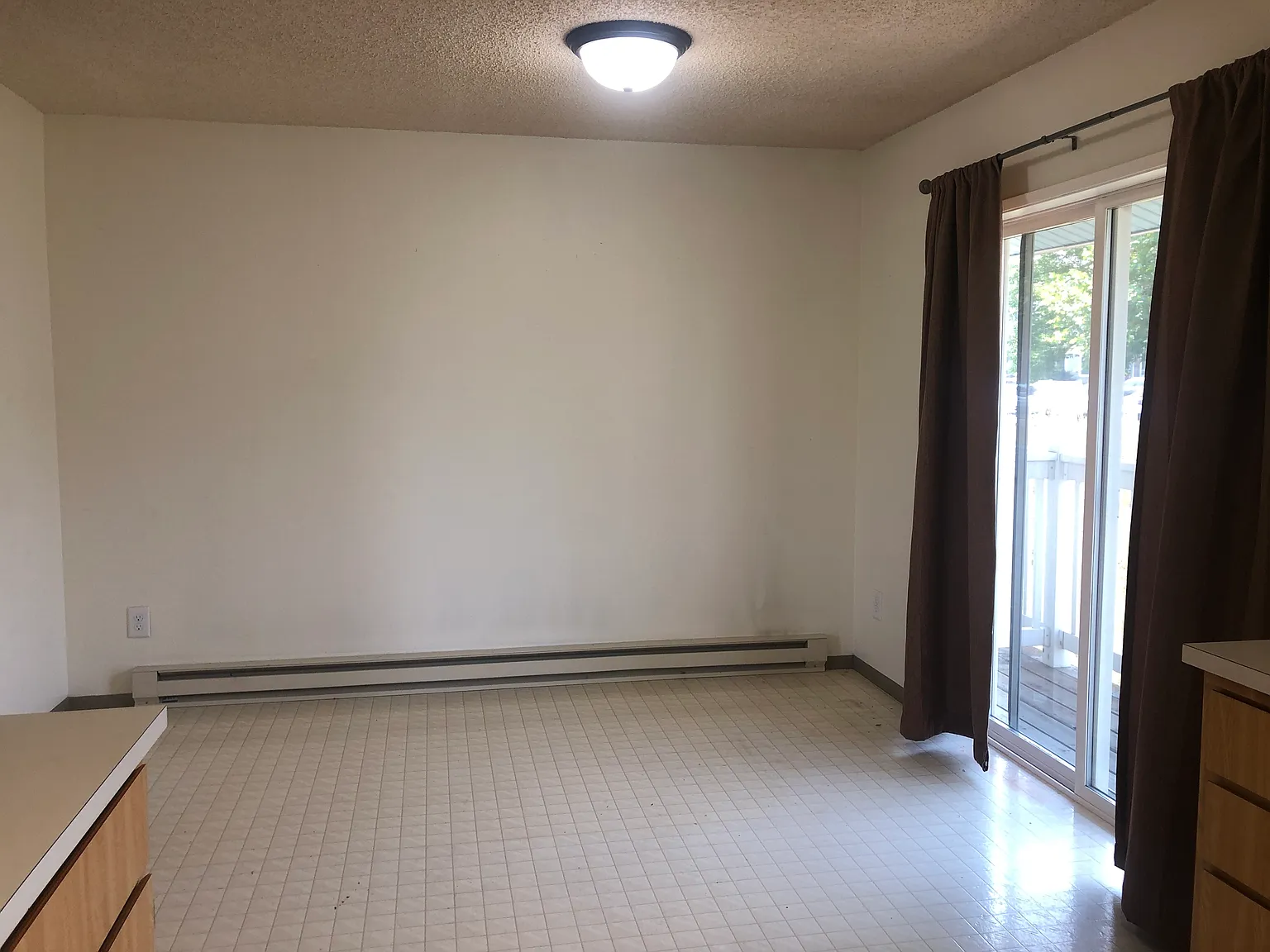 2 bed, 975 sqft, $1,350 — Photo 3