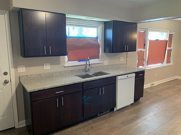 3rd image of 5244 Carolina St