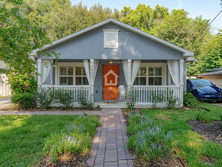 2403 Mayer St — Photo 1