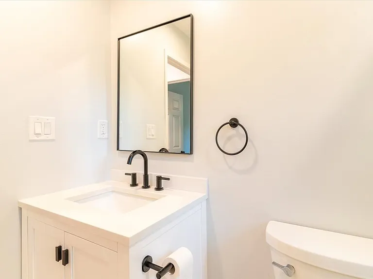 1st Floor Bathroom