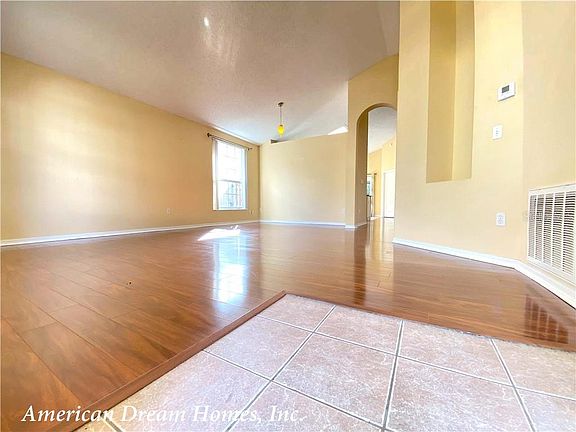 4th image of 914 Jadestone Cir