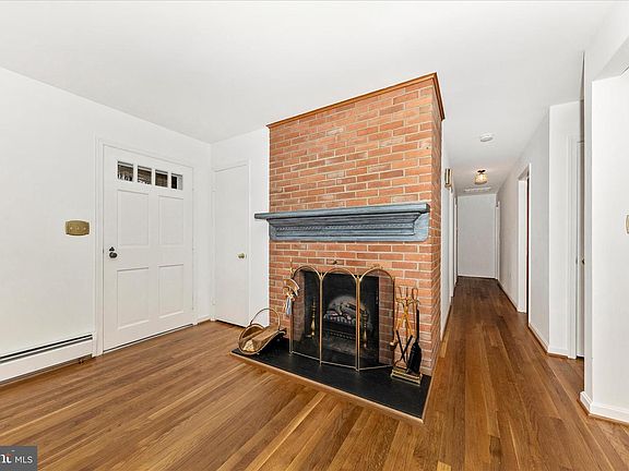 2nd image of 9811 Watkins Rd