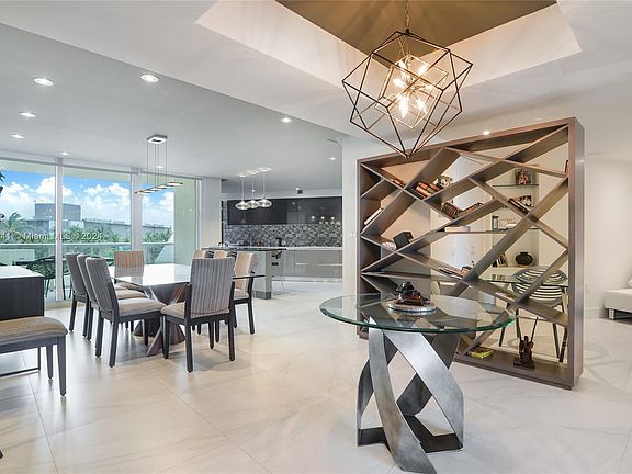4th image of 19333 Collins Ave APT 407