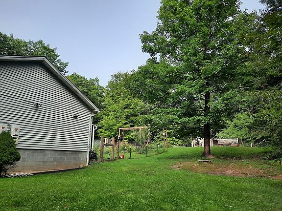 Looking East side/backyard 