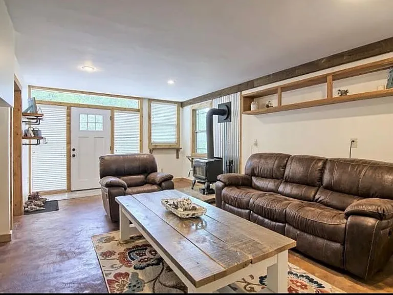 7364 Sugar Camp Hollow Rd — Photo 12