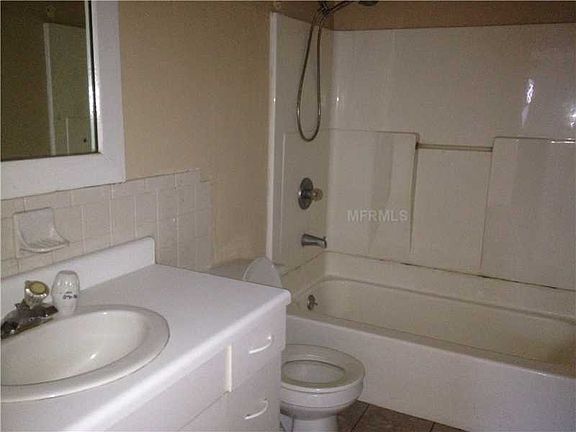 4th image of 643 Ponder Ave