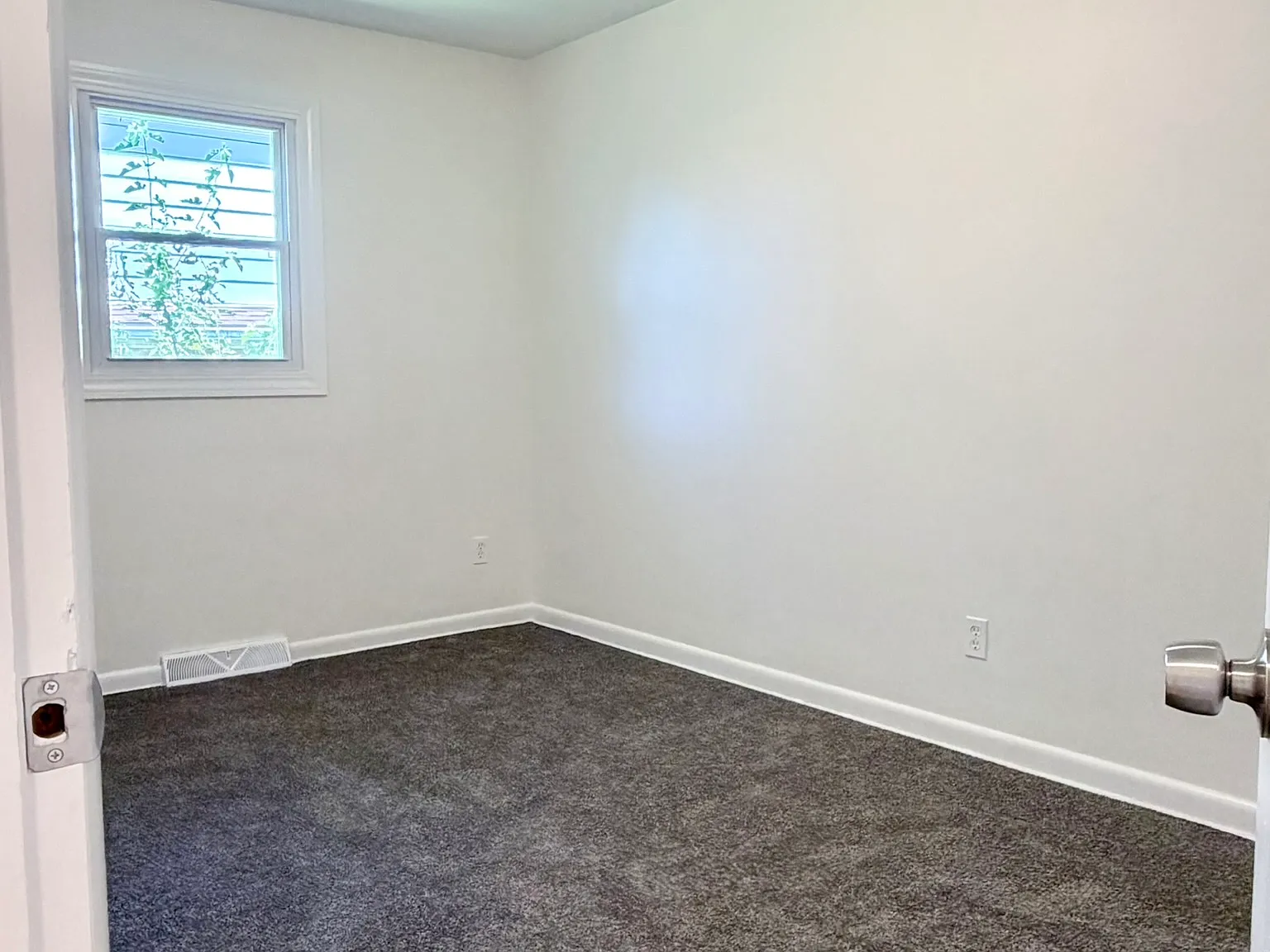 3 bed, 1000 sqft, $1,550 — Photo 4