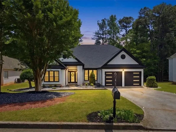 330 Shady River Trce, Roswell, GA 30076