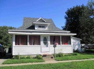 2218 Lyon St, Des Moines, IA 50317