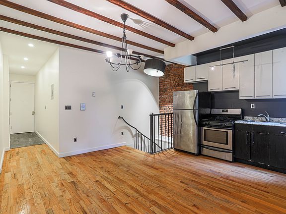2nd image of 913 Saint Johns Pl APT 1L