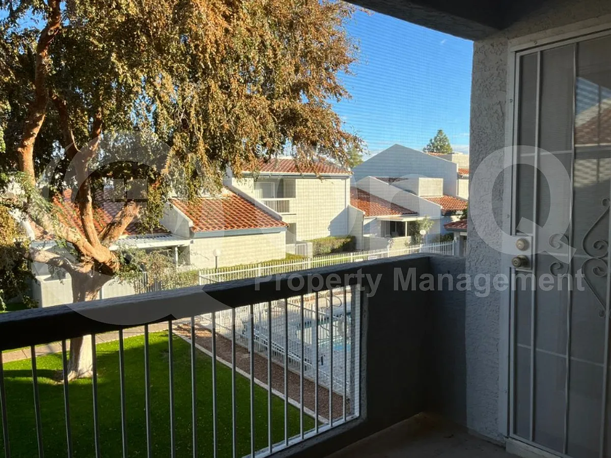 2 bed, 2.0 bath, $1,800 — Photo 2