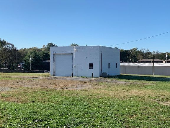 5th image of 713 Gray Ln