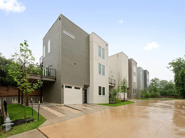 2309 Montopolis Dr #7 — Photo 31