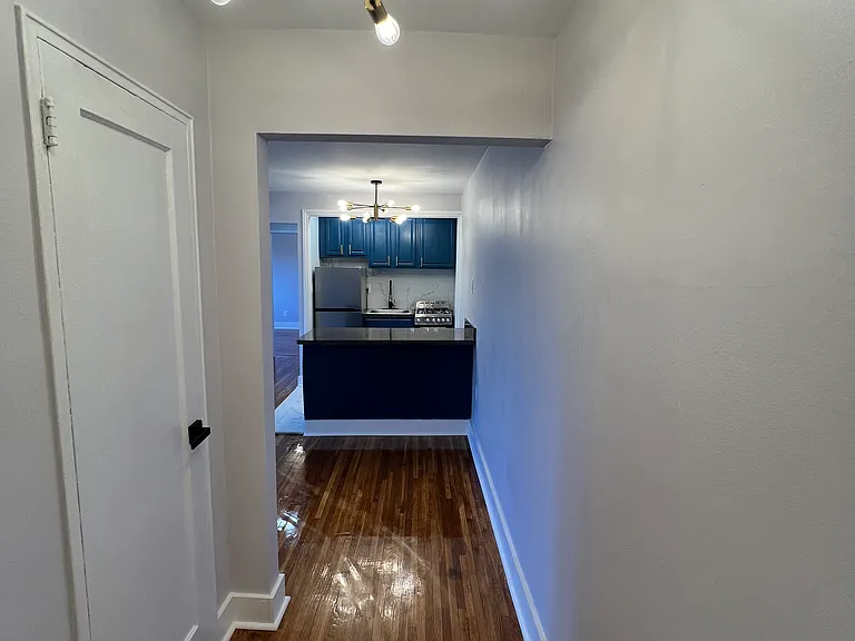 298 Grafton Ave — Photo 3