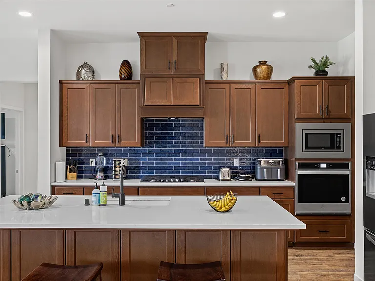 815 Gilsum Ct — Photo 44