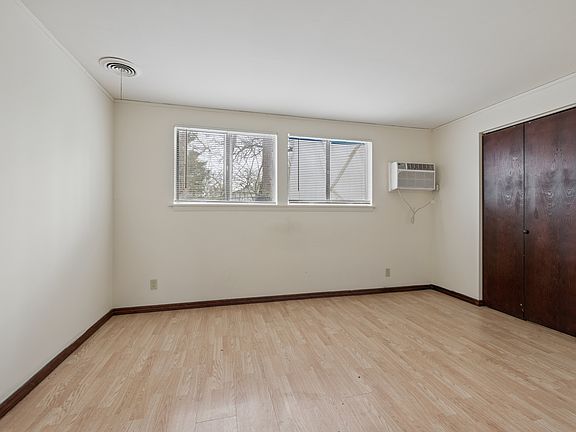 5th image of 135 N Lincolnway #6A