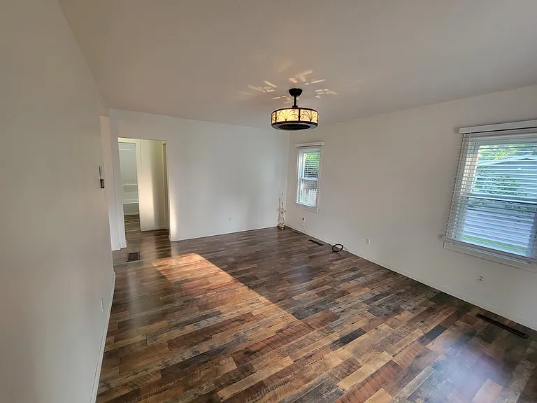 2241 Vaness Dr — Photo 5