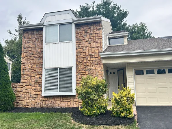 28 Geraldine Rd, East Windsor, NJ 08520