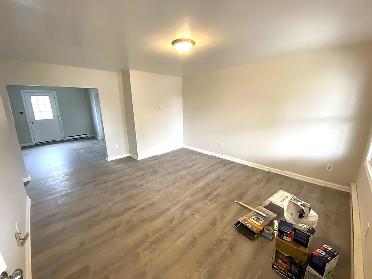 17 Green Ave #D — Photo 9