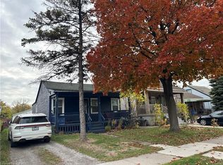 21 Stapleton Ave, Hamilton, ON L8H3N4