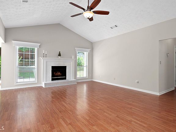 4th image of 210 Weatherly Dr