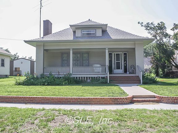 Front view of home