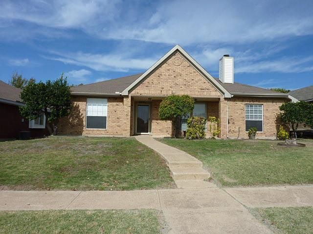 1st image of 2201 Cedarwood Dr