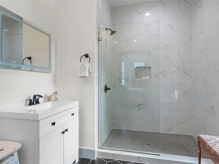 514 Wyeth St — Photo 20