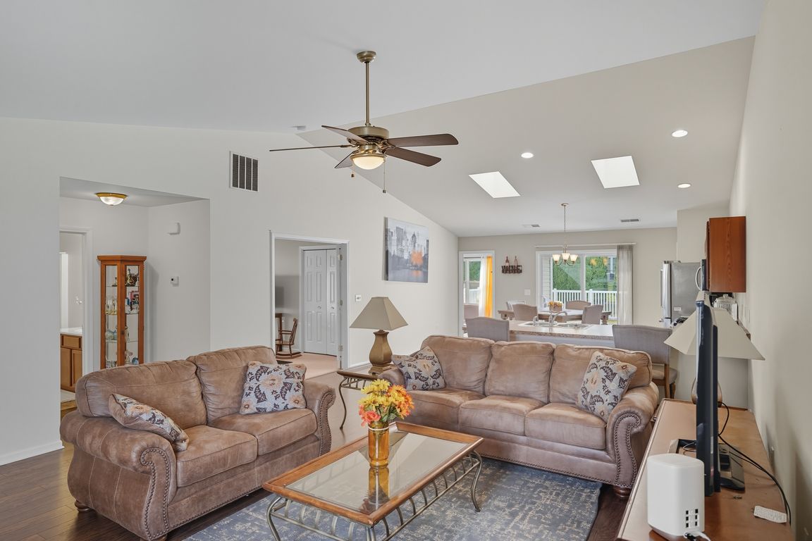 next background image