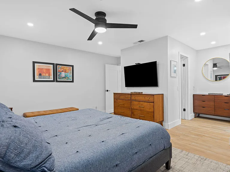 305 SW 28th Ave — Photo 11