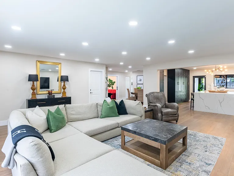 335 Franklin Rd — Photo 8