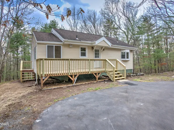 184 Eastwood Cir, Hawley, PA 18428