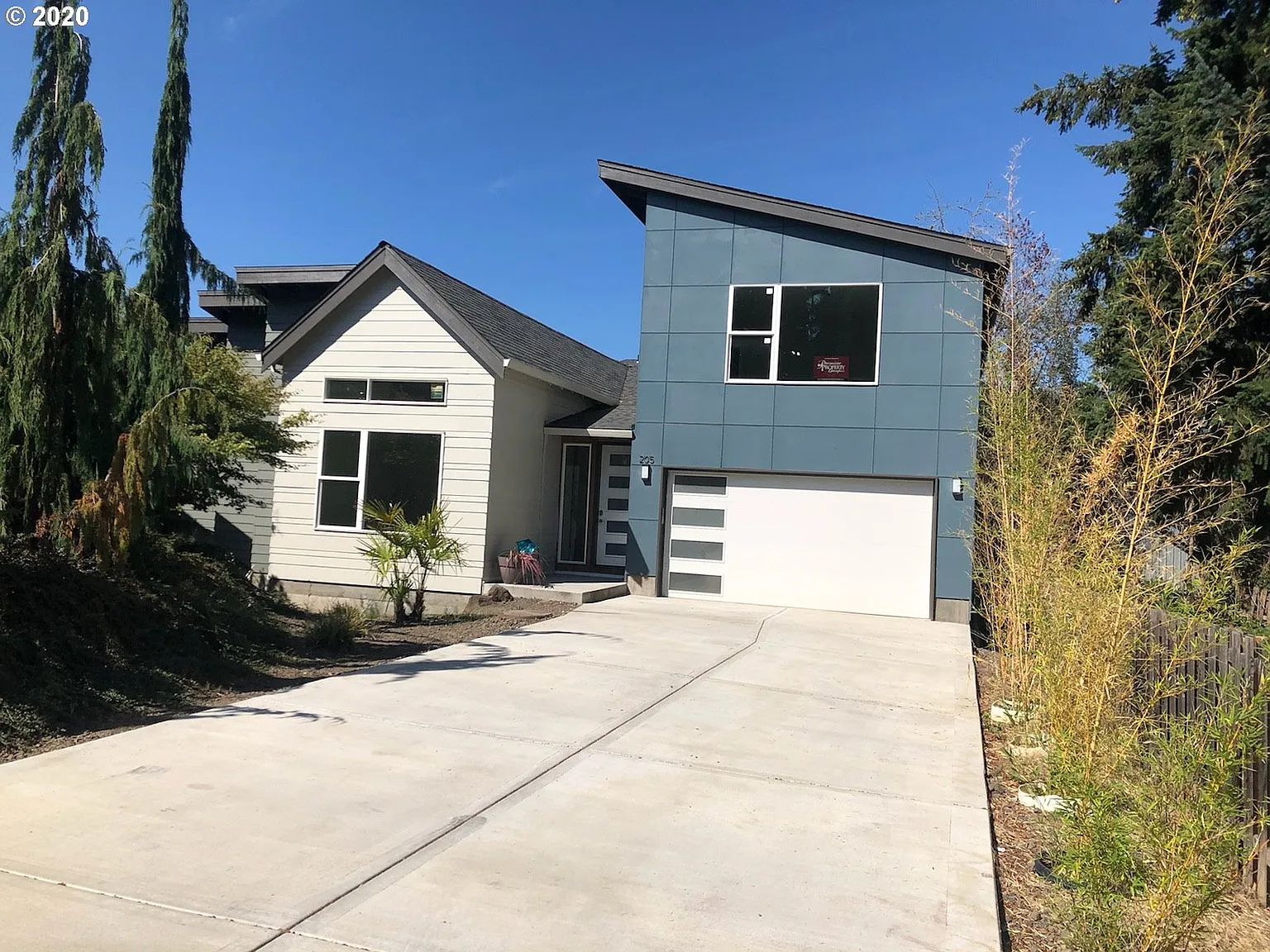 205 NW Quail Gardens Pl photo 1