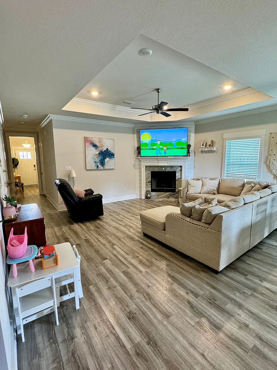 Building Photo - 1048 Pheasant Cir