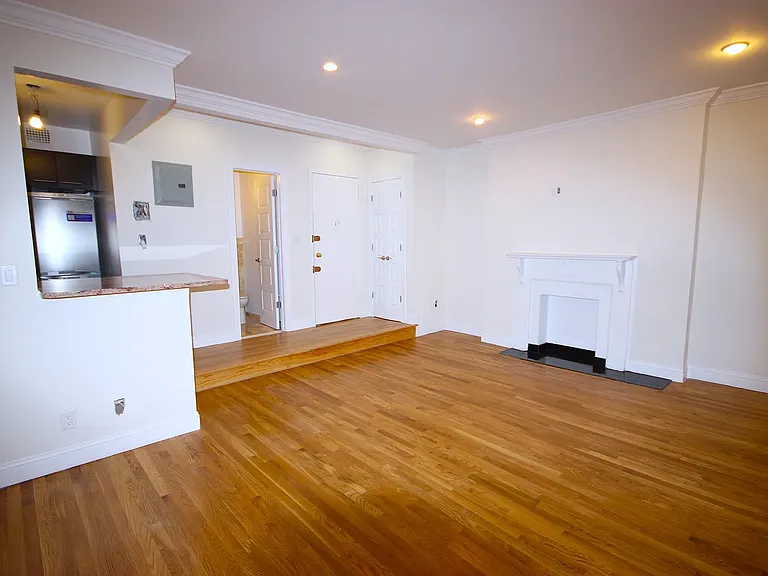 245 W 76th St #B — Photo 1