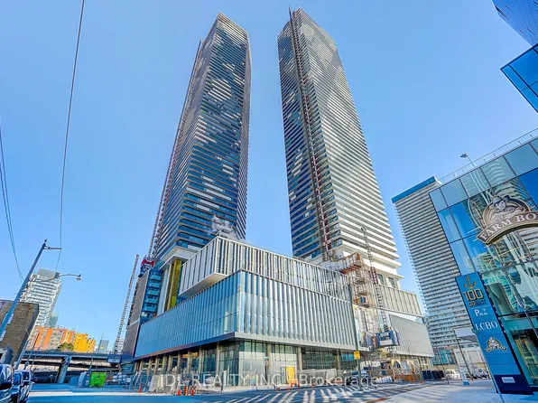 138 Downes St #5103, Toronto, ON M5E 0E4