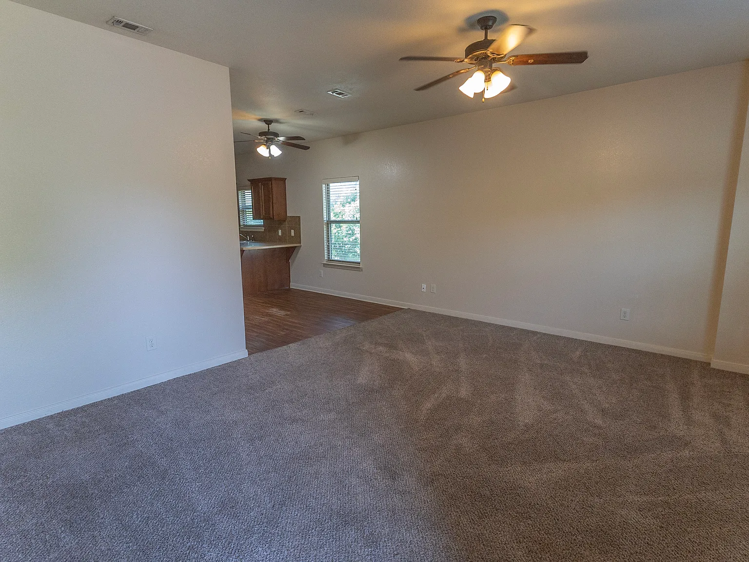 2 bed, 907 sqft, $1,350 — Photo 4