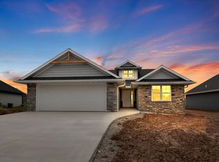 2555 Willow Ct, Green Bay, WI 54311