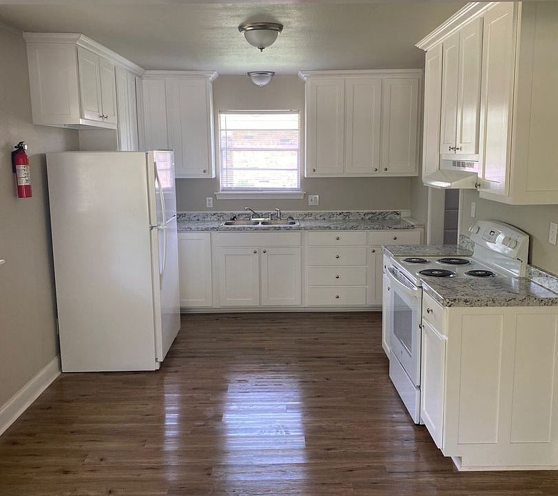 1st image of 1681 Veterans Ave #5