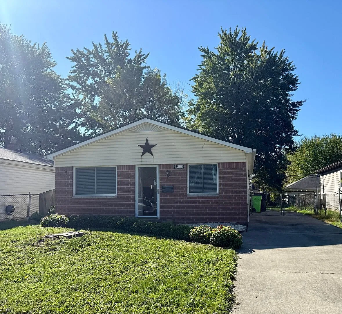 Charming 3-Bedroom Ranch Home in Roseville — Photo 1