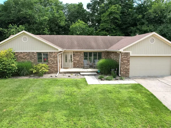 409 Hawthorn Dr, Crawfordsville, IN 47933