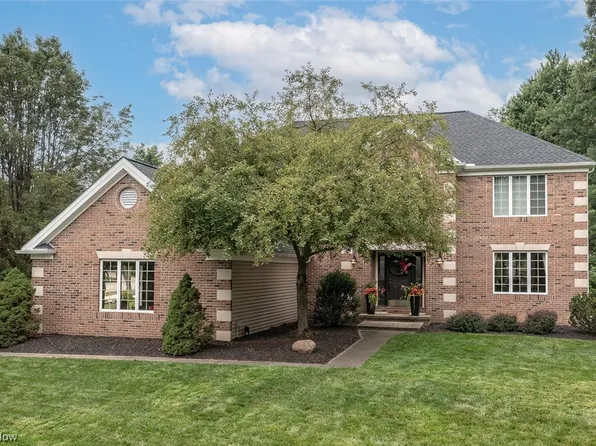 19032 Seven Oaks Dr, Strongsville, OH 44136