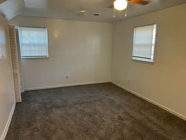 313 Sparta St — Photo 15