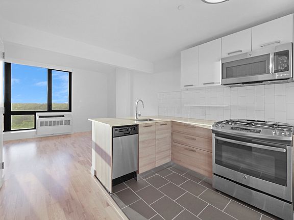 3rd image of 626 Flatbush Ave APT 19F