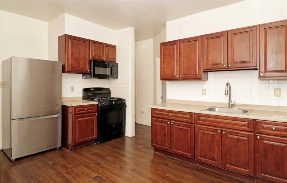 Building Photo - 256 S Clinton St #2