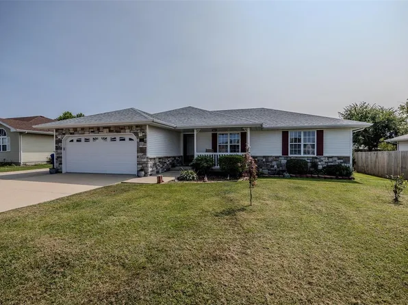 1428 Nathaniel Dr, Lebanon, MO 65536
