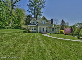 118 Linair Farms Rd, Waverly Township, PA 18414