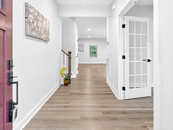 2nd image of 1544 Crimson Leaf Ln